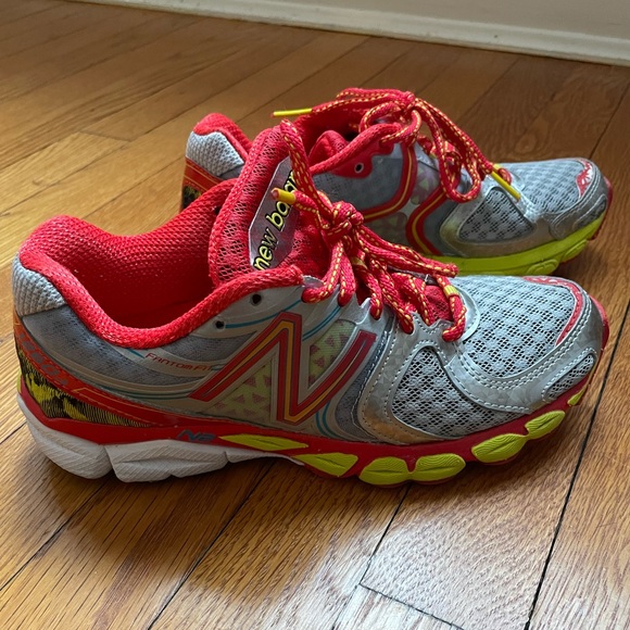 NEW BALANCE Fantom Fit 1260v3  W- Sz 5.5 Running Shoes W1260SR3 - Barely Worn - Picture 2 of 13